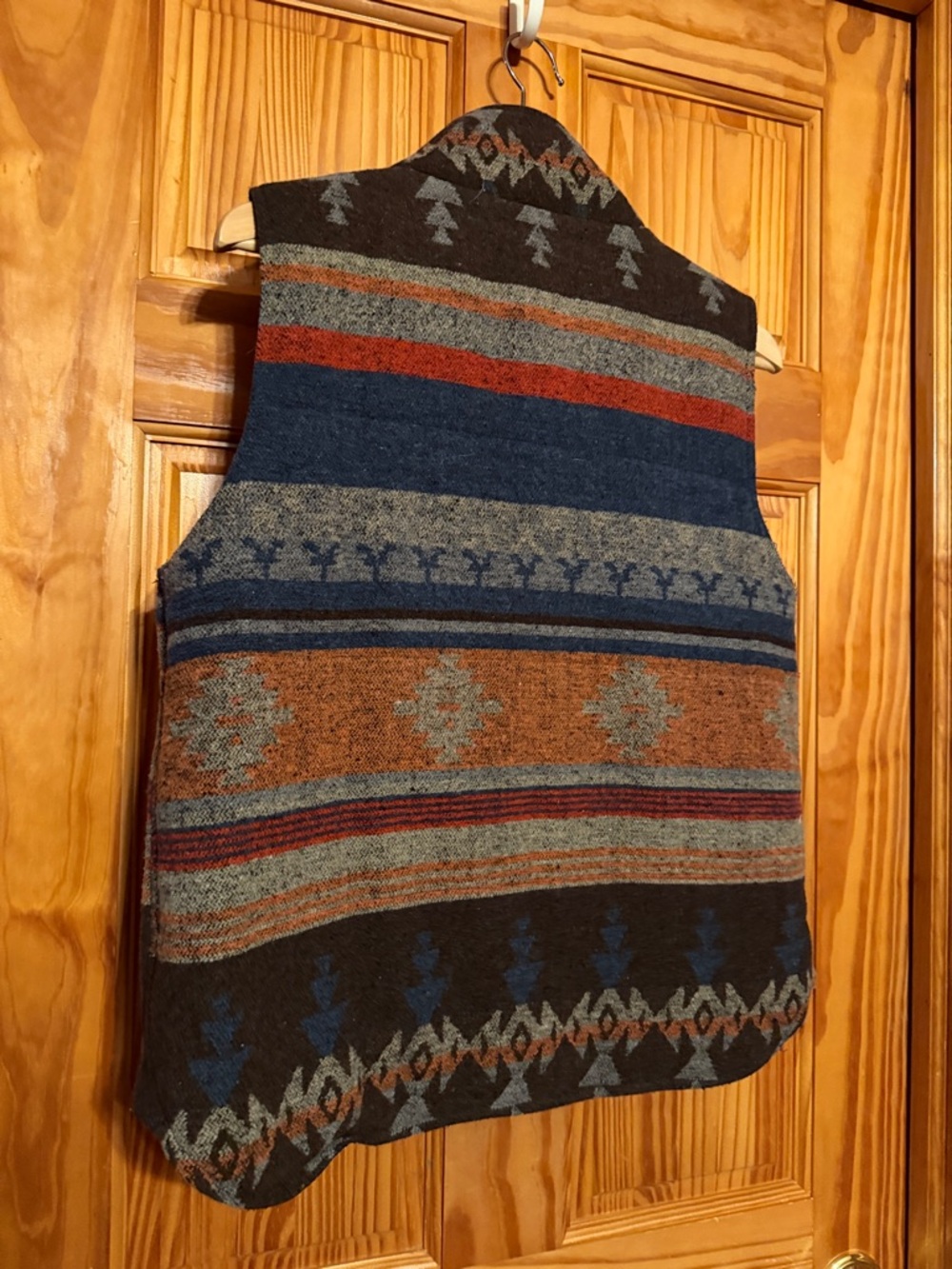 Staccato Multi-Color Patterned Women’s Vest - Picture 4 of 10